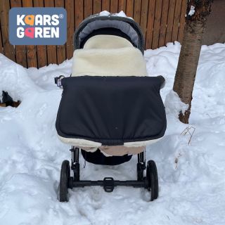 ❄️🖤 Když venku mrzne, ale ruce zůstávají v teple. Náš černý merino rukávník z ovčí vlny je zimní must-have pro všechny...